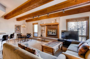Cozy 2 Br Condo Sleeps 6 People Condo